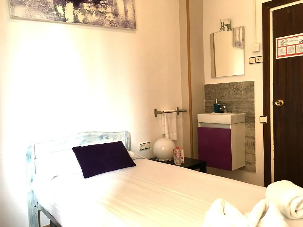 Hostal La Palmera Barcelona Casa de hóspedes