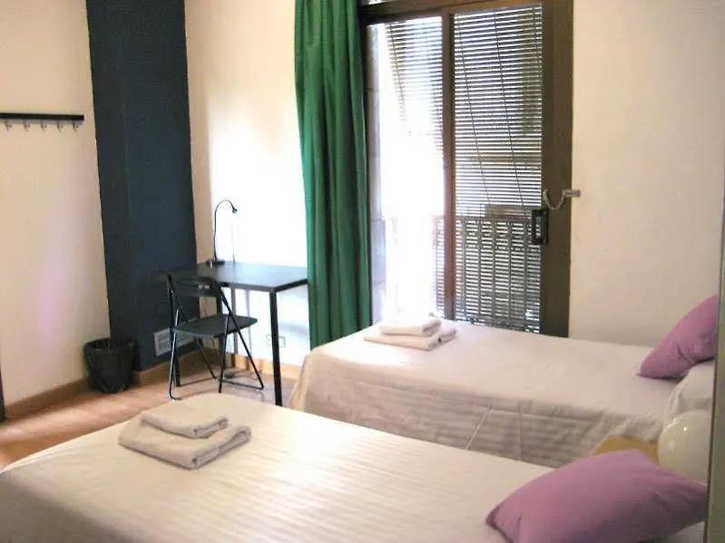 Hostal La Palmera Barcelona Casa de hóspedes