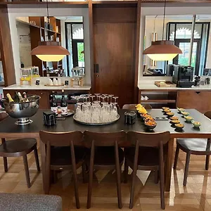 Otel Praktik Essens, Barselona